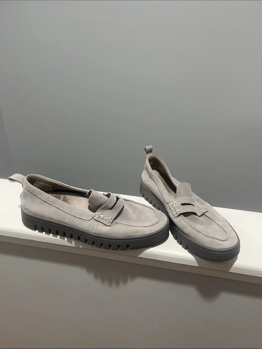 Vionic Women's Uptown Suede Loafer Grey Size 7 Worn once